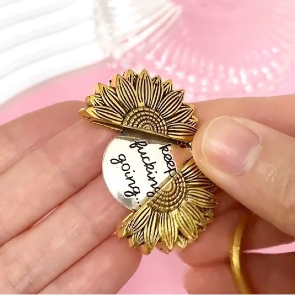 NWT SUNFLOWER KEYCHAIN WITH “ADULT” MOTIVATIONAL SAYING KEEP F*CKING GOING! - Picture 8 of 8